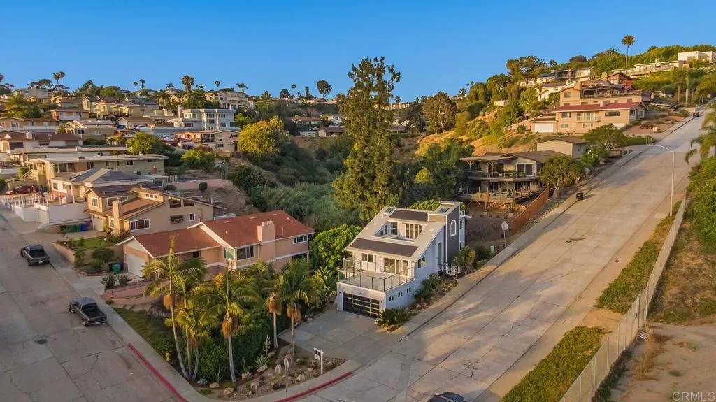 San Diego, CA 92117,3526 TICONDEROGA Street