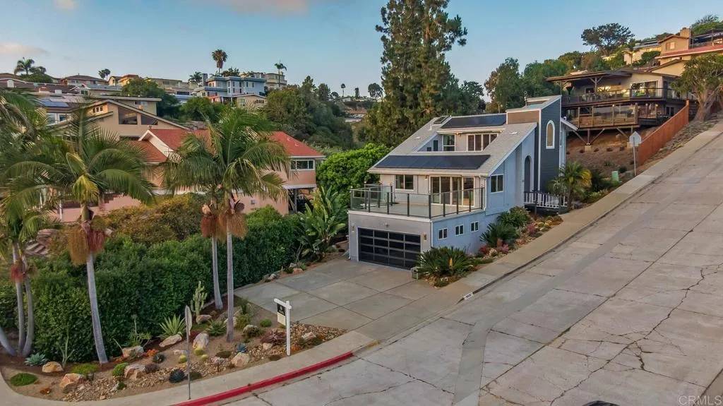 San Diego, CA 92117,3526 TICONDEROGA Street