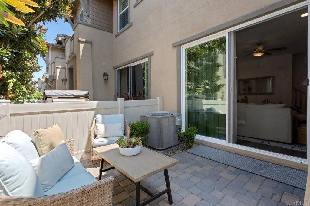Carlsbad, CA 92010,3141 Dega Place