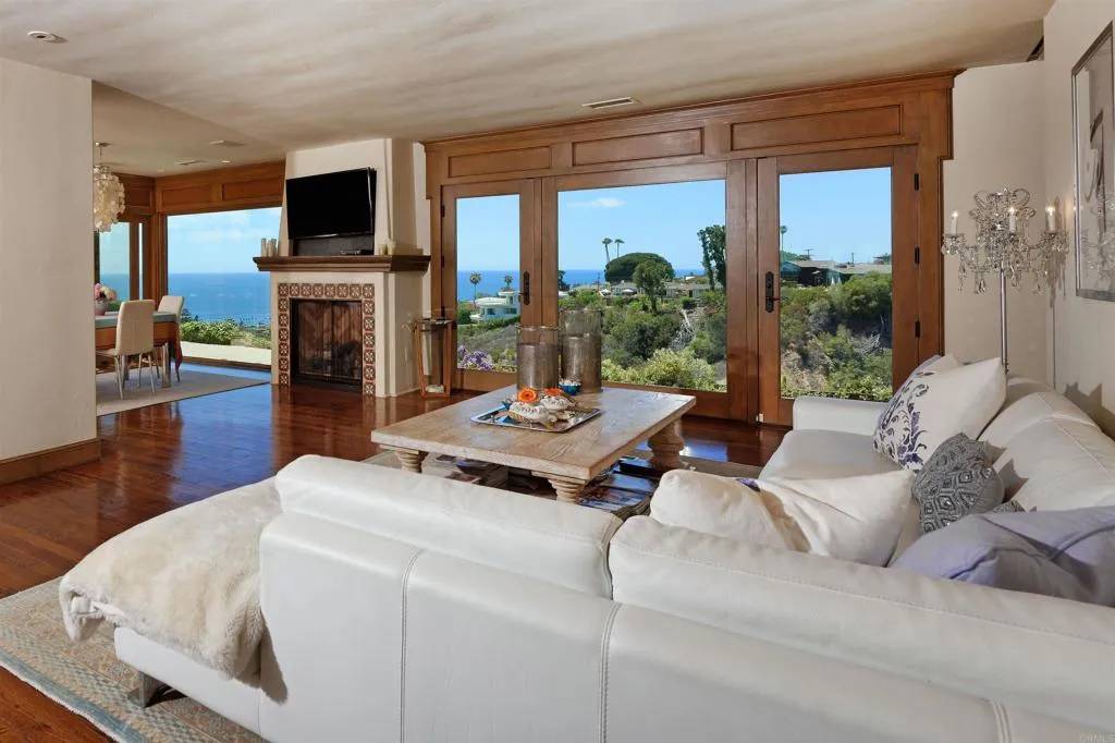 La Jolla, CA 92037,6018 Avenida Chamnez