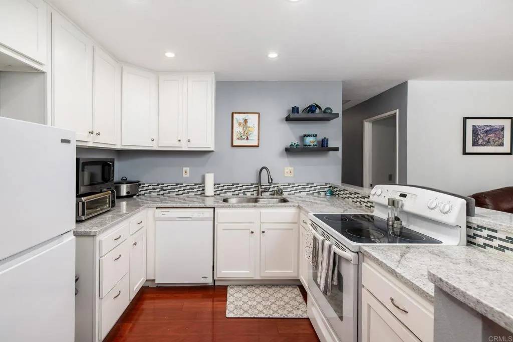 San Marcos, CA 92069,214 Woodland Parkway #206