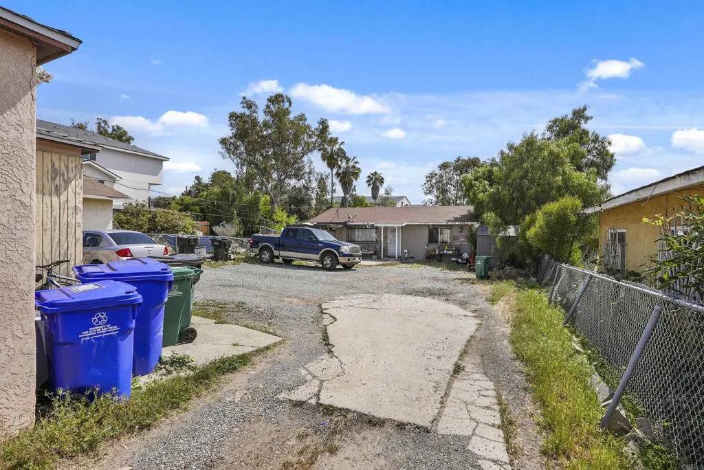 San Diego, CA 92113,237 S Willie James Jones Avenue