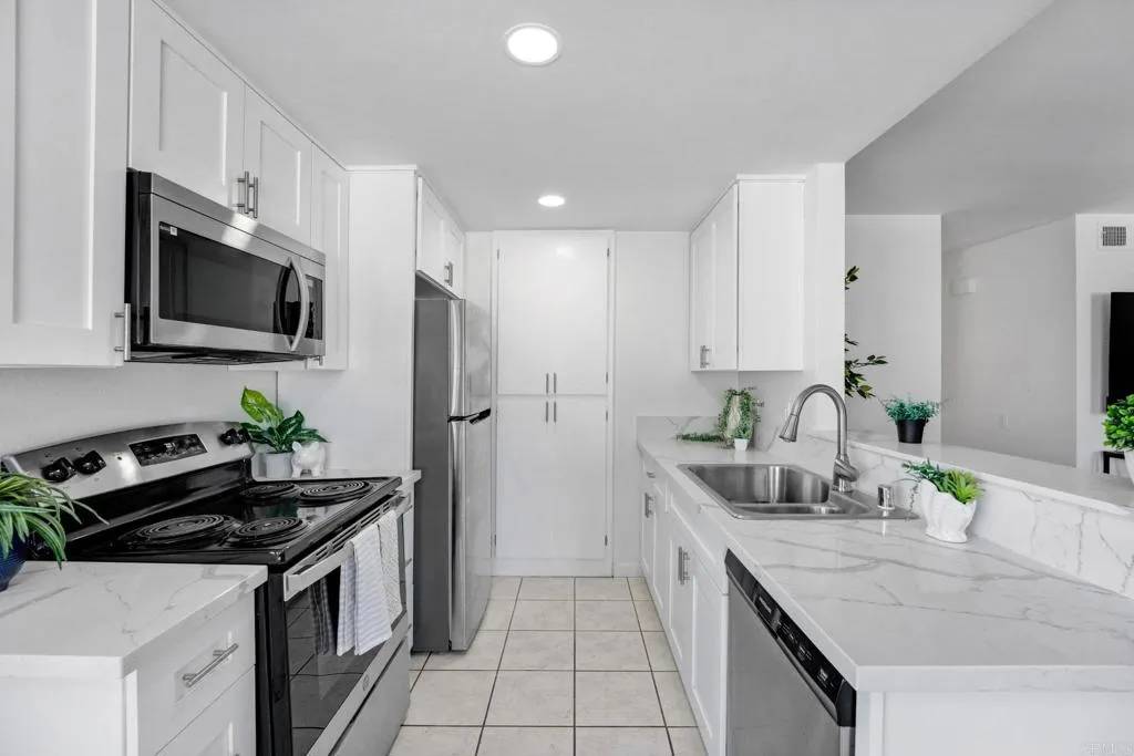 Oceanside, CA 92058,853 Dana Point Way