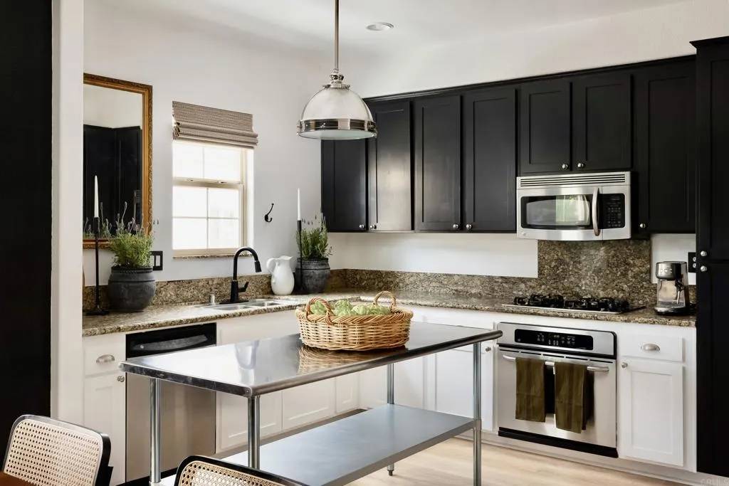 San Marcos, CA 92078,2484 Longstaff Court