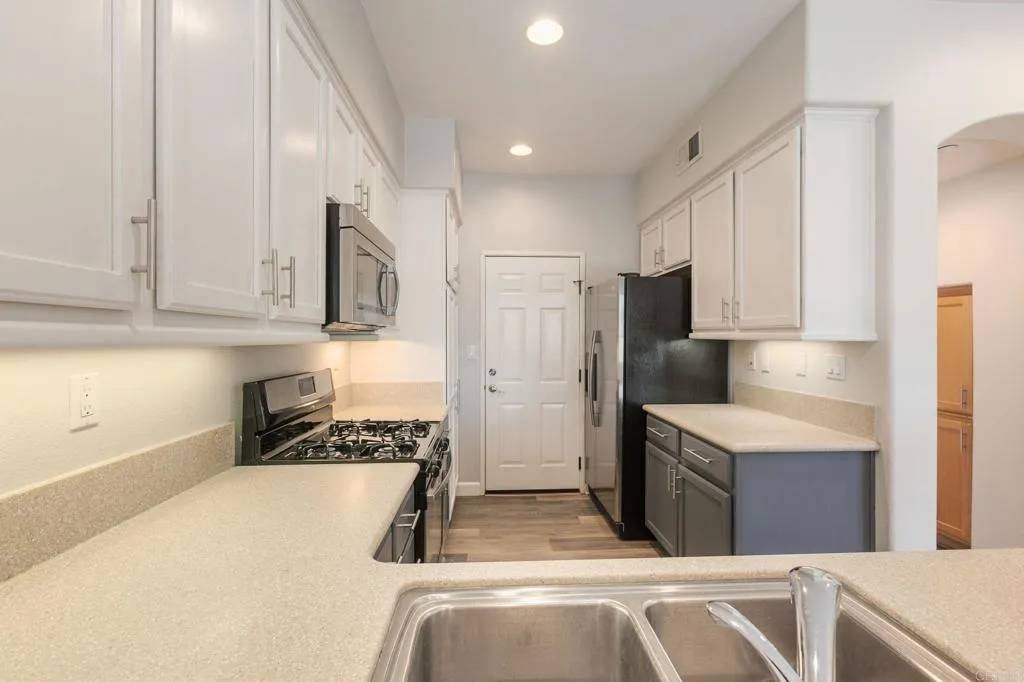 San Marcos, CA 92078,1241 Highbluff Avenue