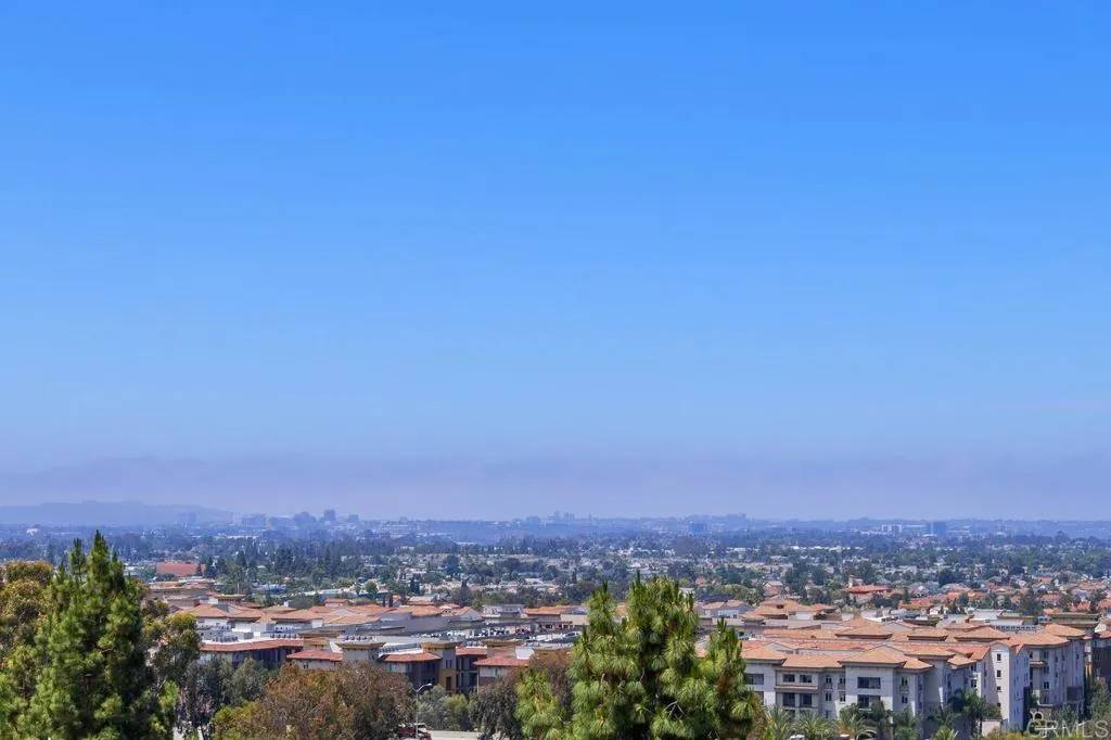 San Diego, CA 92131,11375 Affinity Court #206