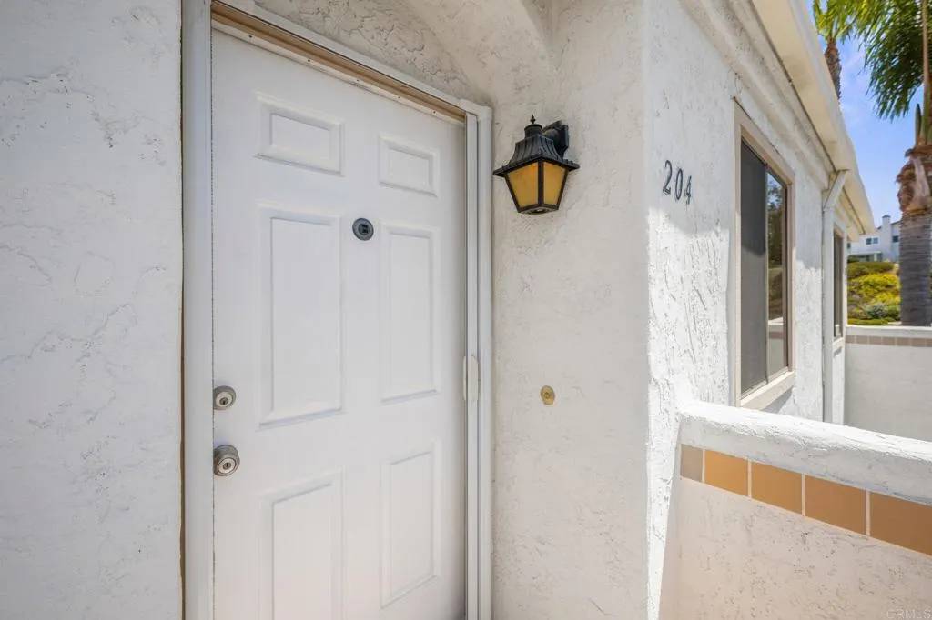 San Diego, CA 92129,13292 Salmon River Road #204