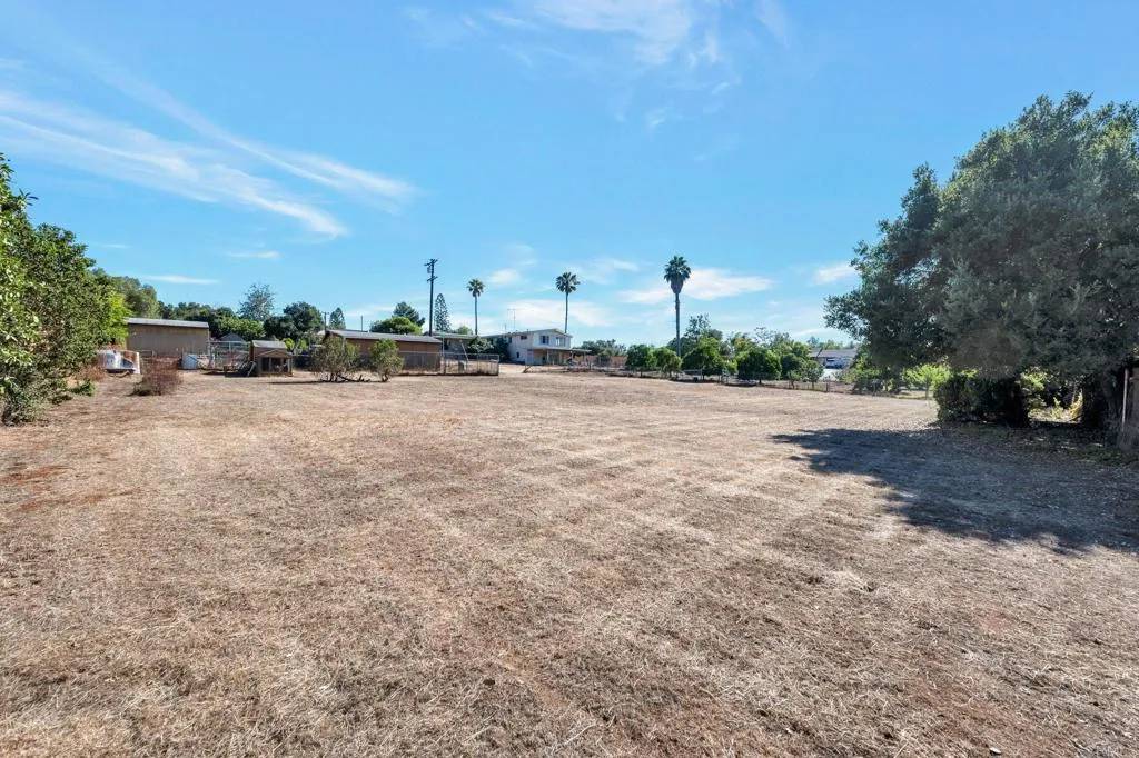 Vista, CA 92084,2151 Catalina Avenue