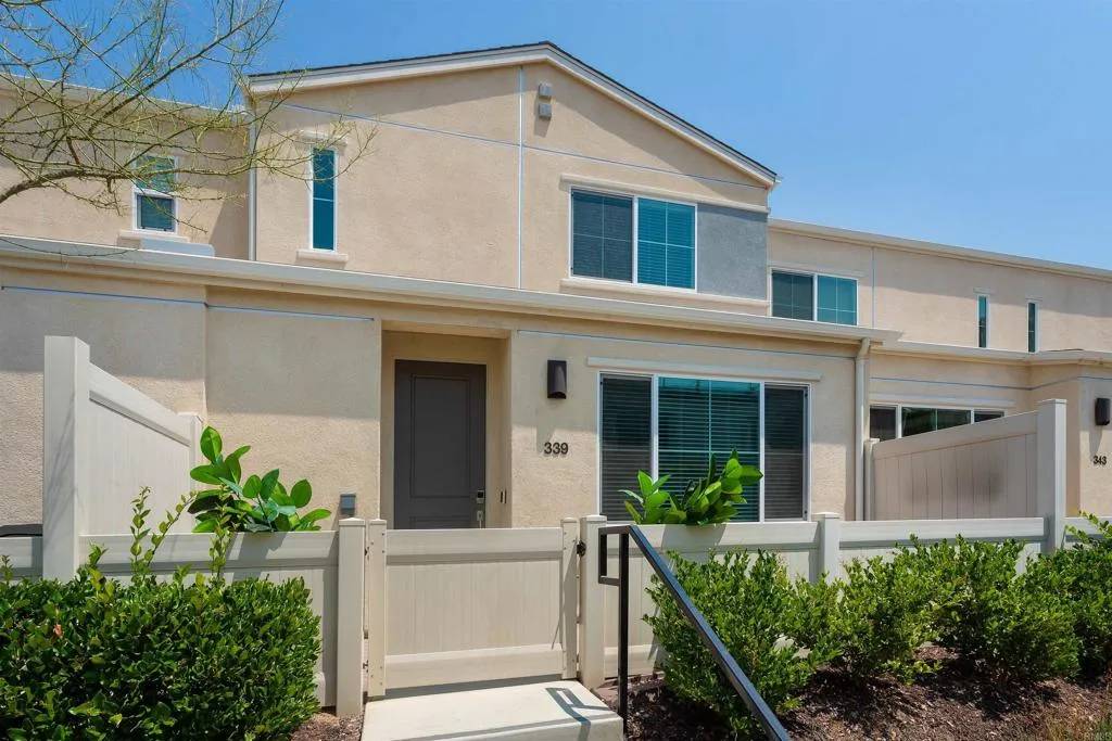 Fallbrook, CA 92028,339 Sweet Place