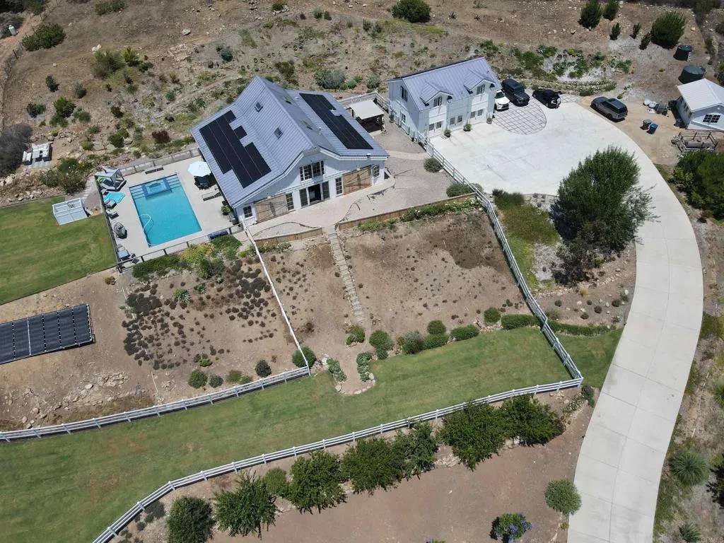 Escondido, CA 92029,7702 Camino Sereno