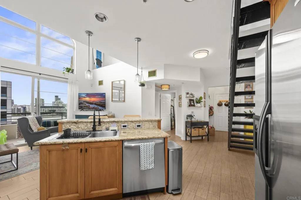 San Diego, CA 92101,1480 Broadway #2604