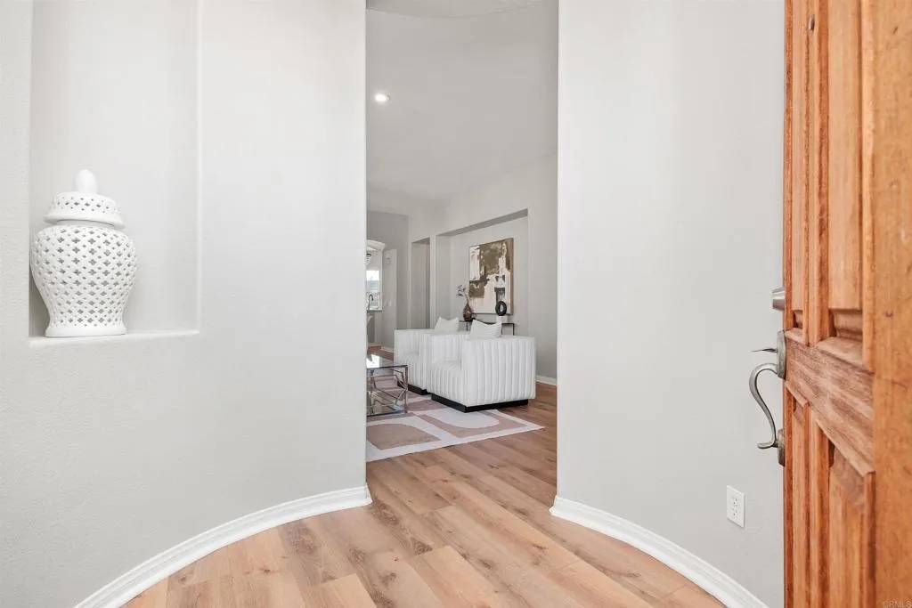 Carlsbad, CA 92009,3223 Rancho Quartillo