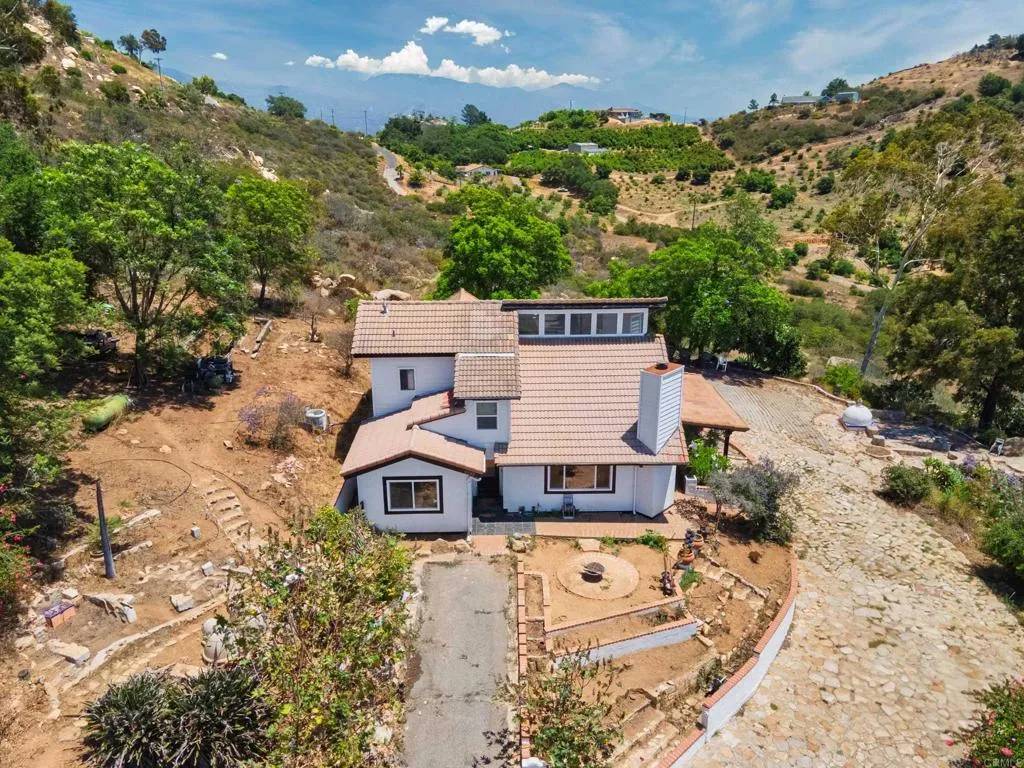 Fallbrook, CA 92028,9202 Moon Ridge Road