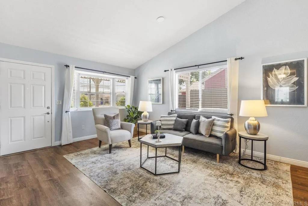 Oceanside, CA 92057,724 Hollowglen Road