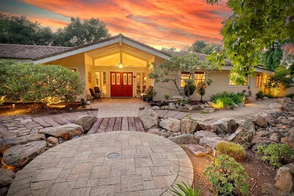 Vista, CA 92084,1285 Hidden Oaks Trl