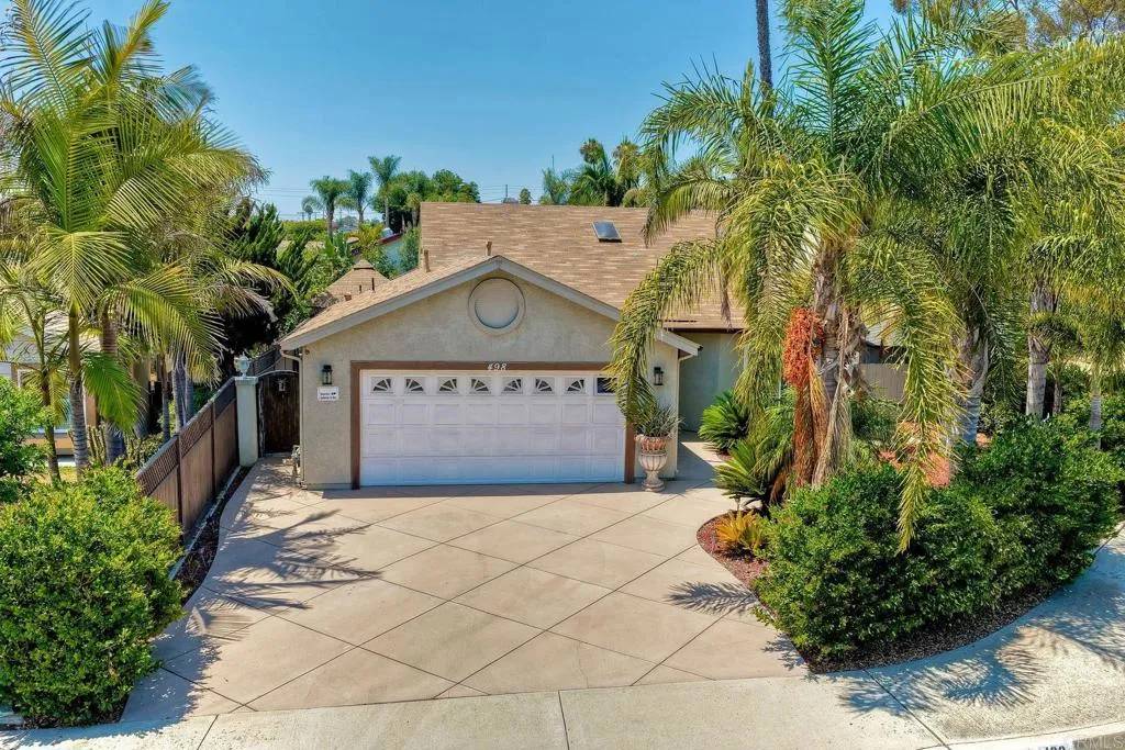 Vista, CA 92083,498 Huff Street