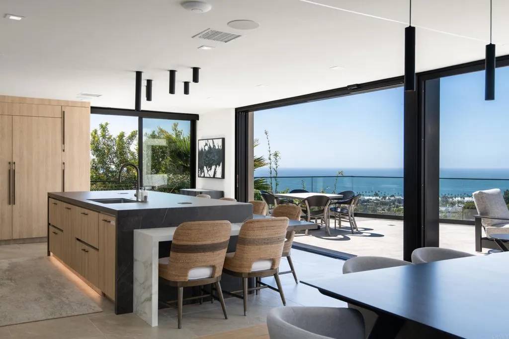 La Jolla, CA 92037,2684 Costebelle Drive