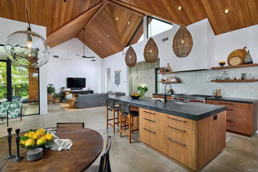 Encinitas, CA 92024,630 Ocean View Avenue