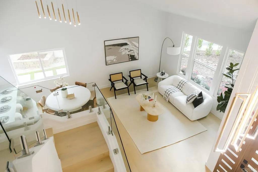 Encinitas, CA 92024,407 Via Ultimo