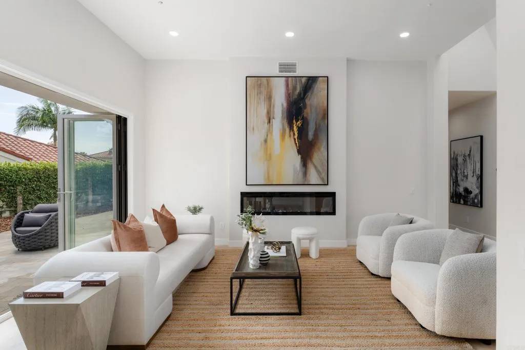 San Diego, CA 92130,14004 Calle Venecia