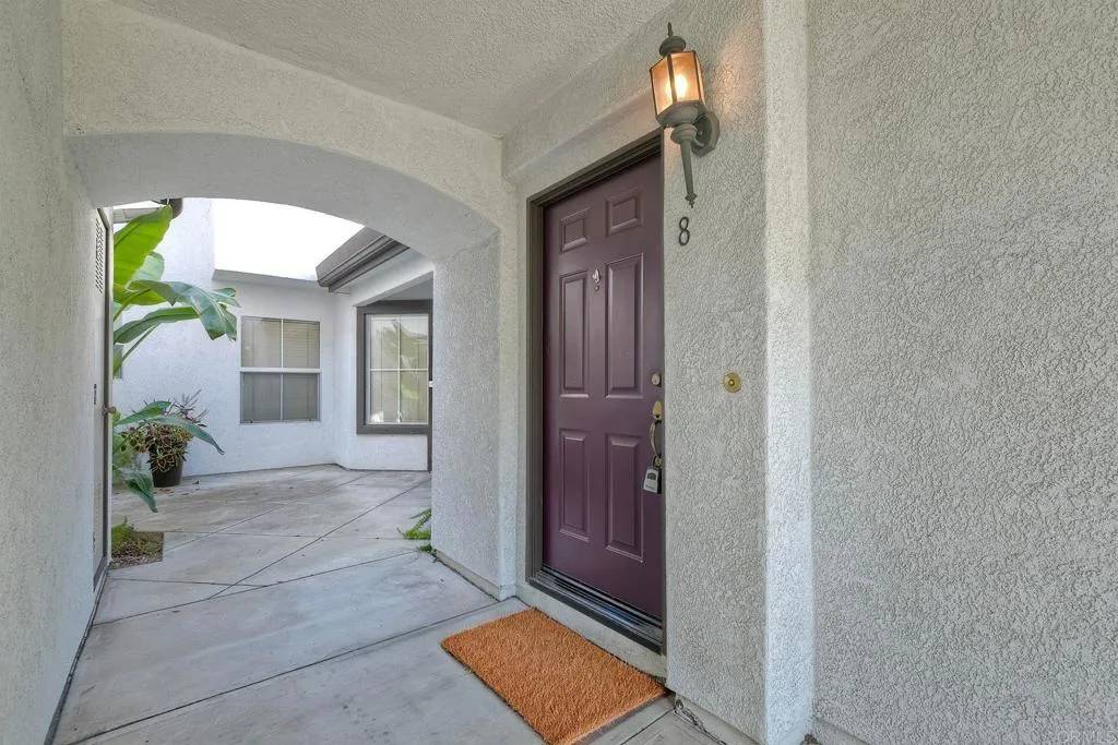 Oceanside, CA 92057,5005 Codorniz Way #8