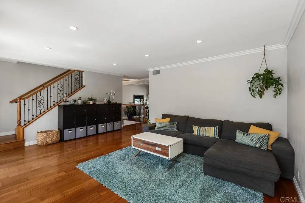 La Jolla, CA 92037,3378 Caminito Vasto