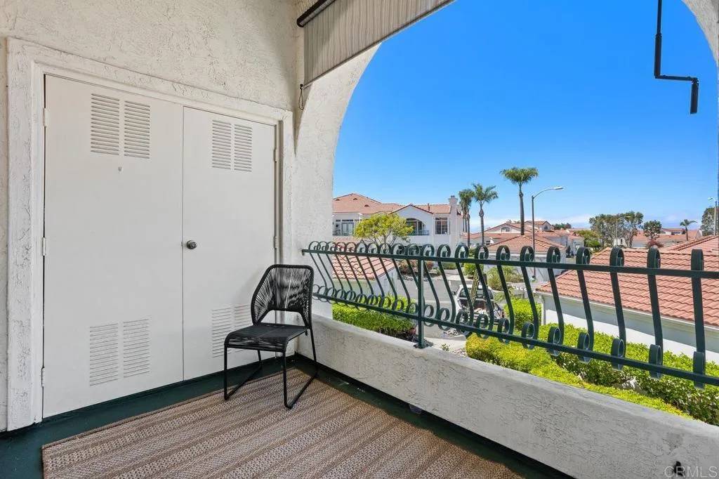 Oceanside, CA 92056,3325 Genoa Way #110