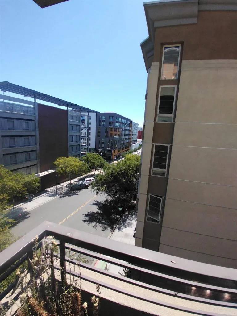 San Diego, CA 92101,1465 C Street #3421