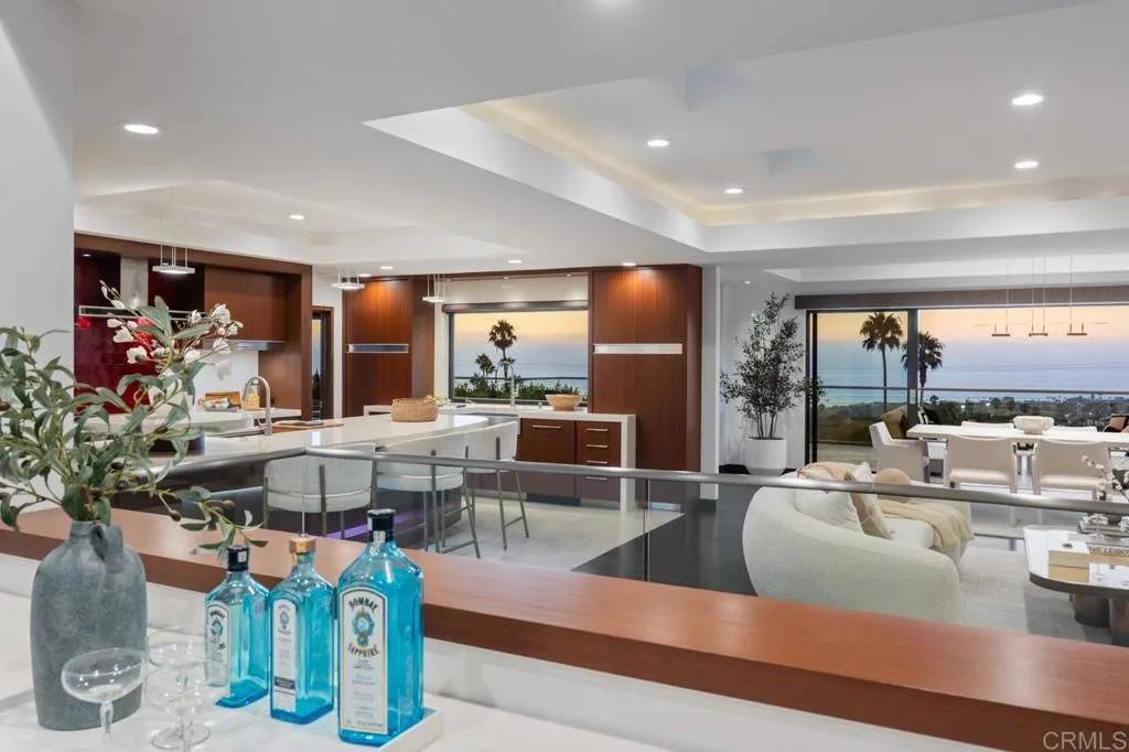 La Jolla, CA 92037,1126 Muirlands Vista Way