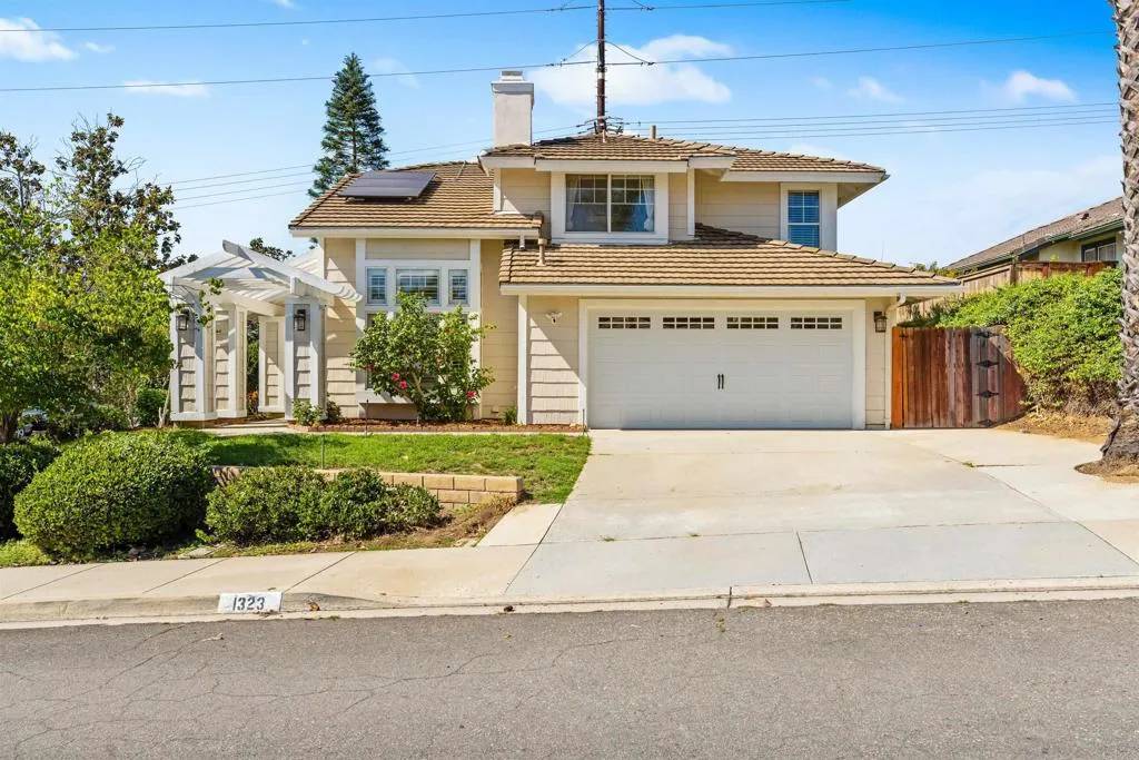Escondido, CA 92027,1323 Greenway Rise