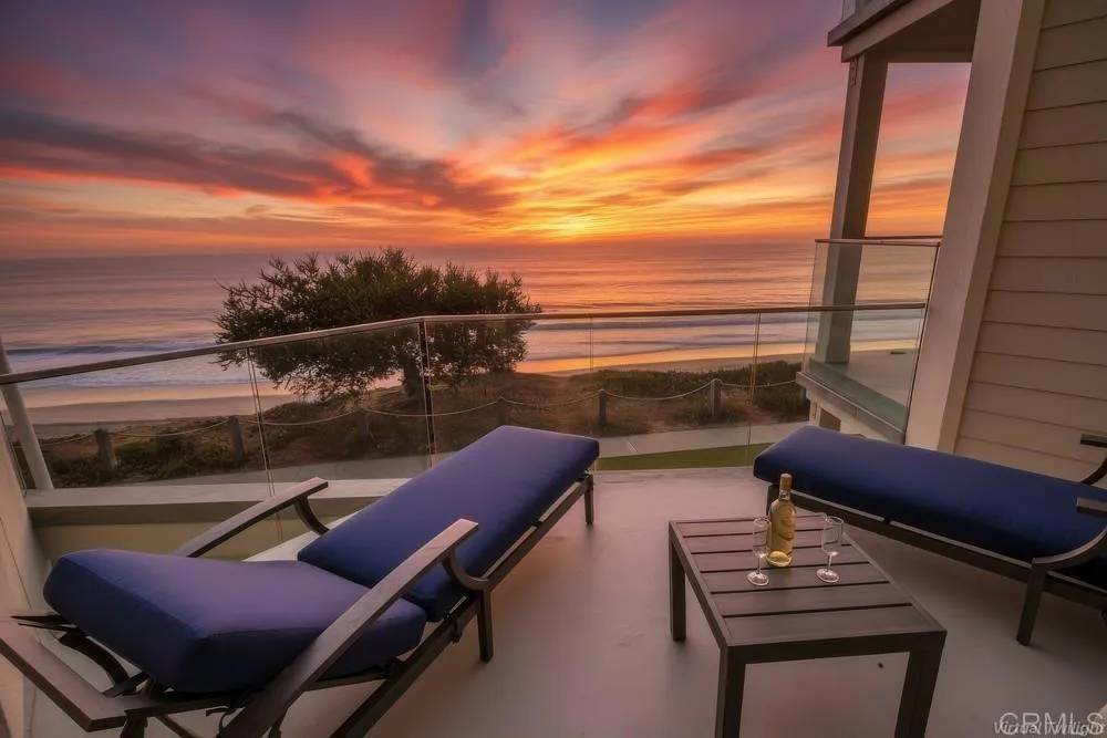 Solana Beach, CA 92075,135 S Sierra Avenue #33