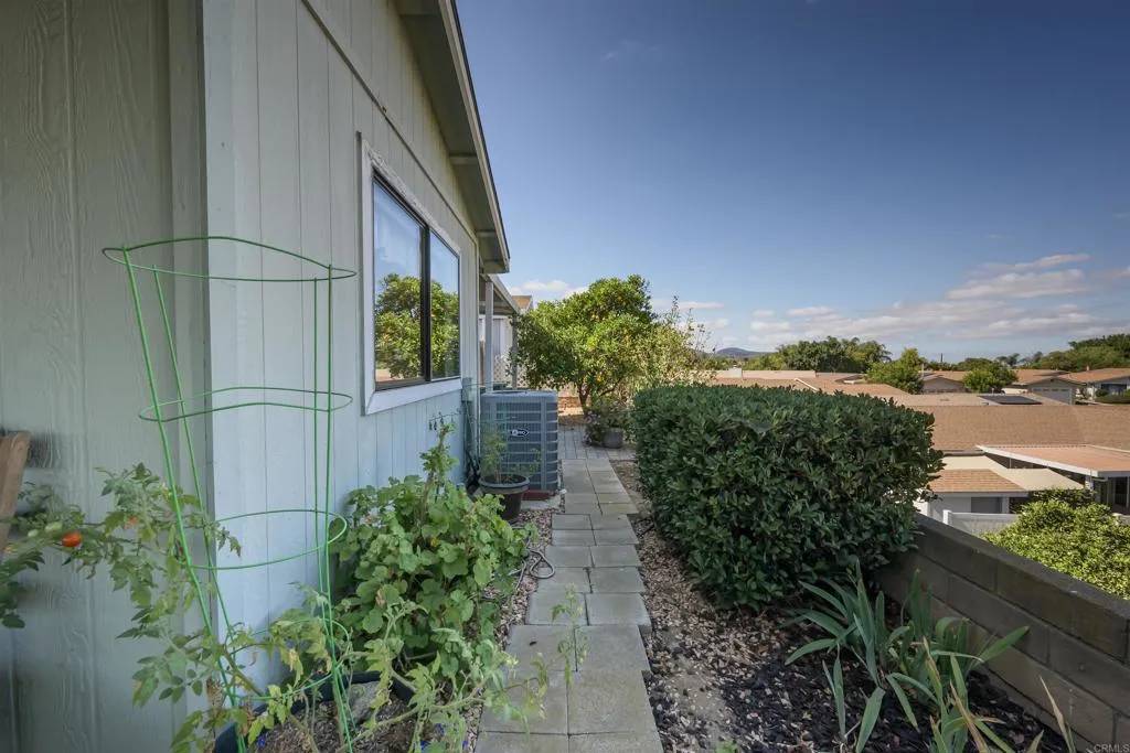 Escondido, CA 92026,1811 Lynx Glen