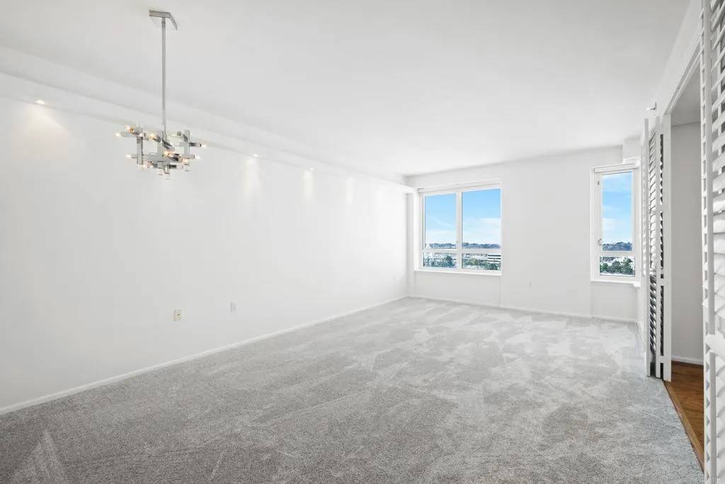 San Diego, CA 92122,3890 Nobel Drive #1404