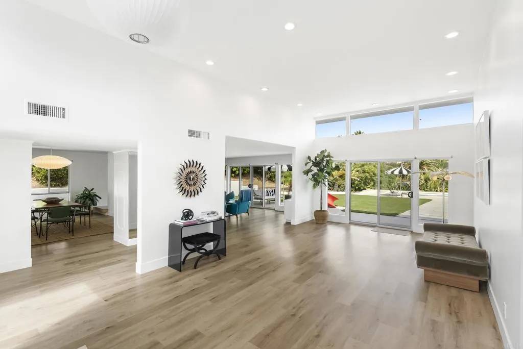 Carlsbad, CA 92009,2018 Mar Azul