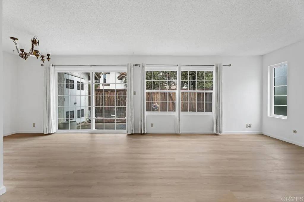 Escondido, CA 92025,1651 S Juniper Street #32