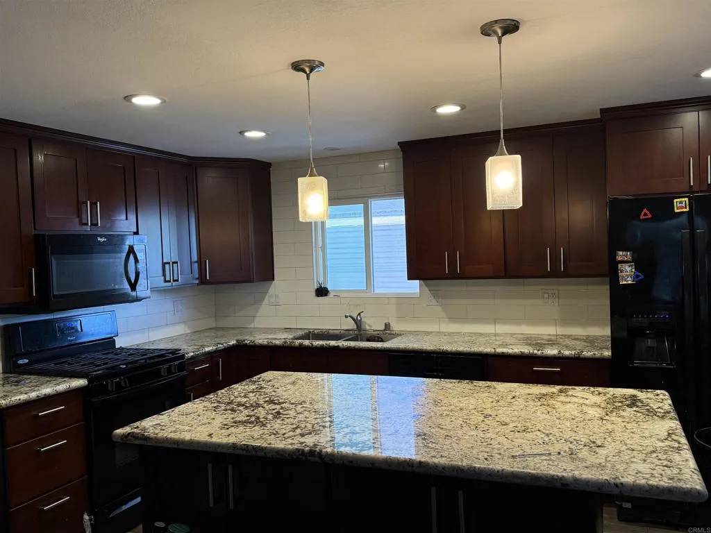 San Marcos, CA 92069,2907 S Santa Fe #64