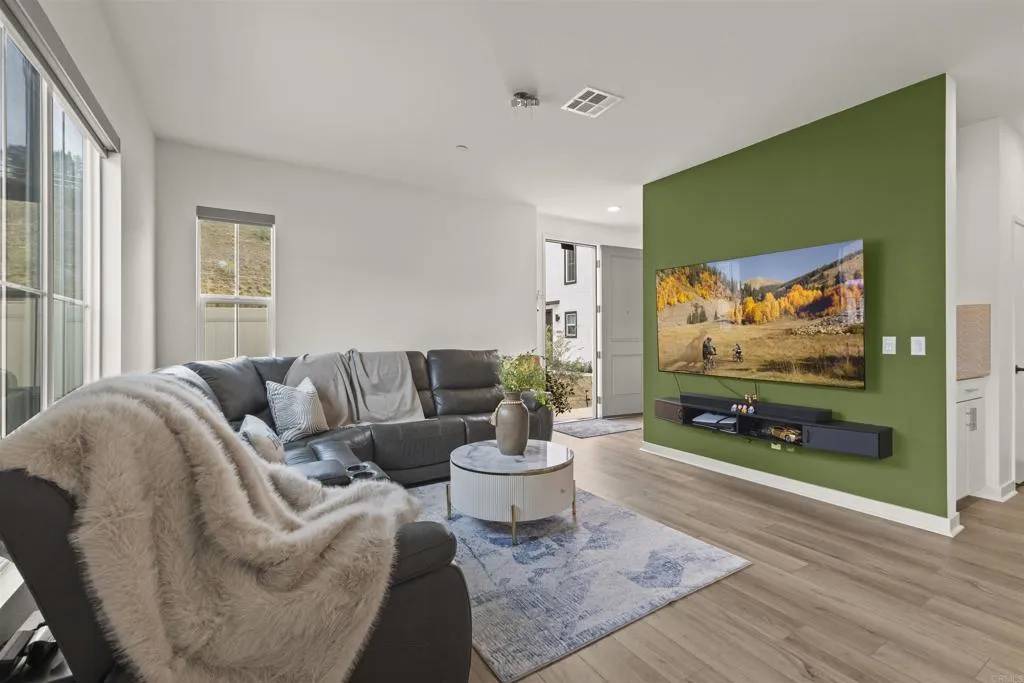 Fallbrook, CA 92028,35228 TUFT PLACE