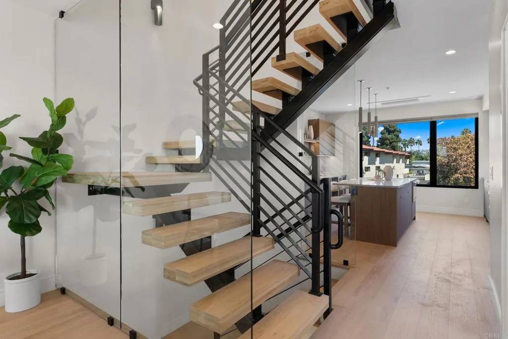 San Diego, CA 92110,4214 Tonopah Avenue