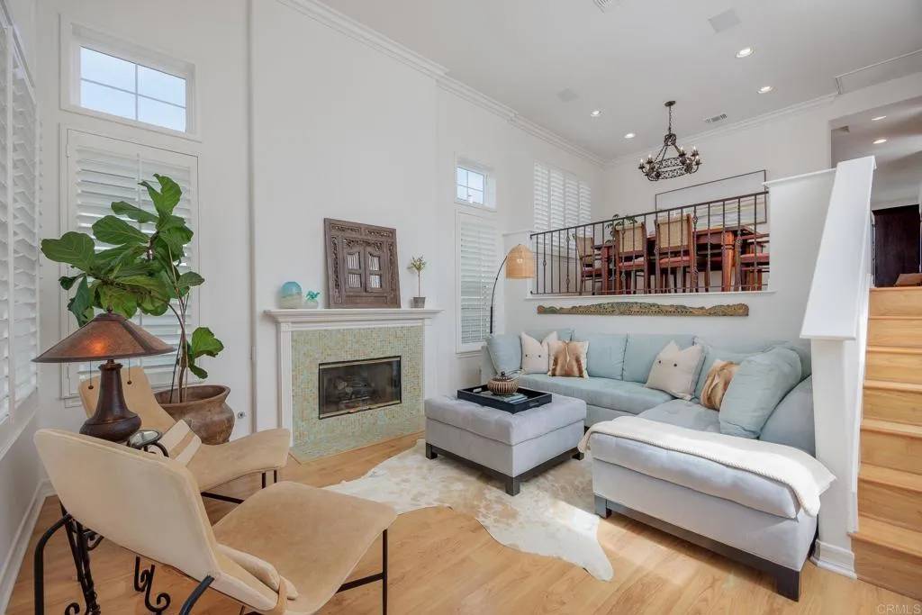 Carlsbad, CA 92011,7066 Leeward Street