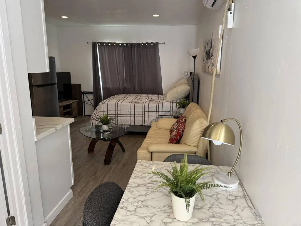 San Diego, CA 92117,4166 Cole Way