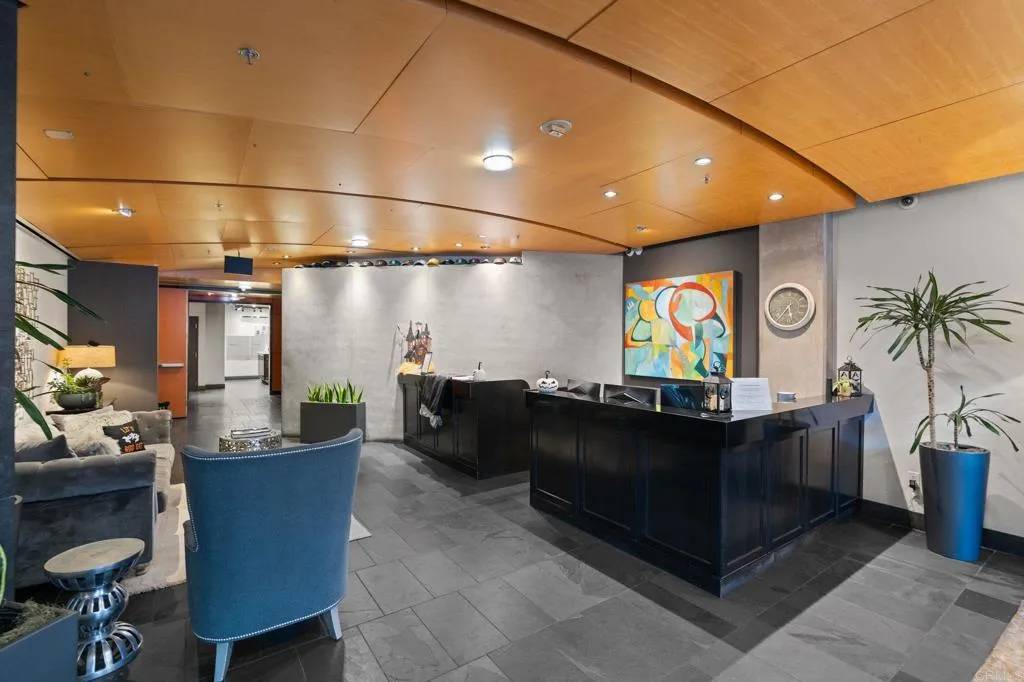 San Diego, CA 92101,877 Island Avenue #701