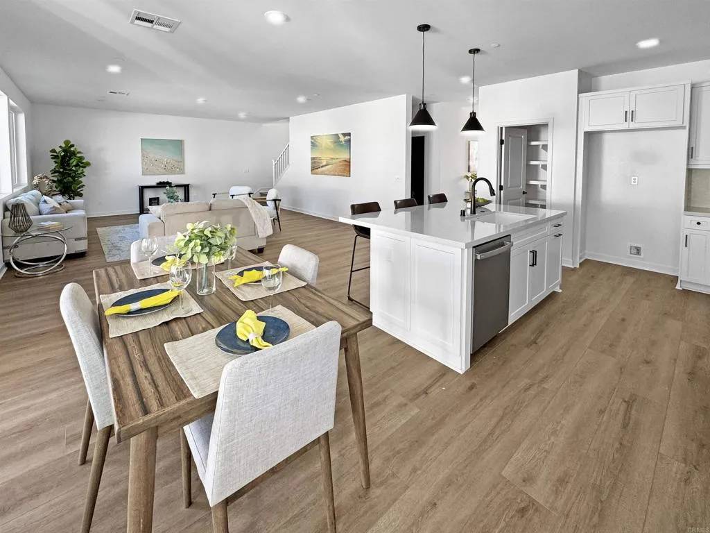 San Diego, CA 92126,7636 Acama Street