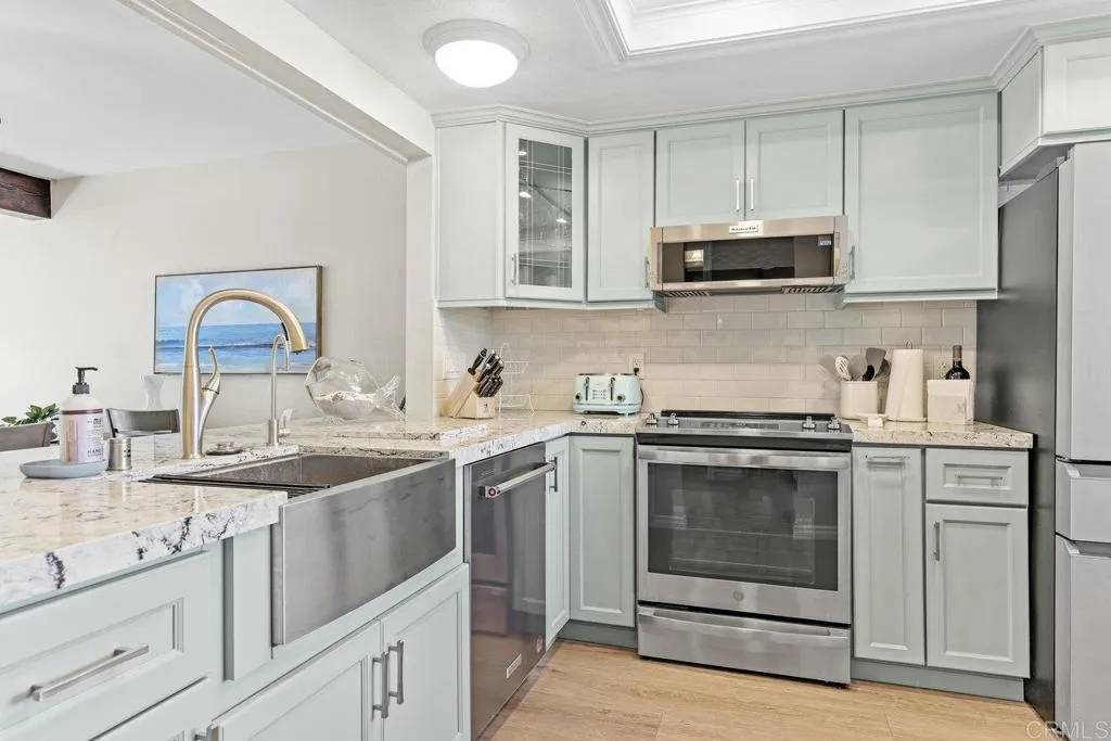 Carlsbad, CA 92009,2505 Navarra