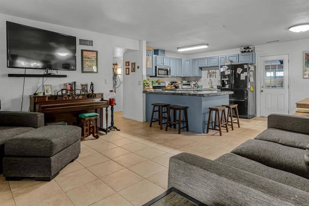 Oceanside, CA 92054,128 Frontier Ln