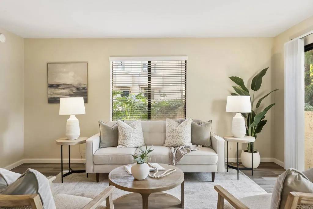 La Jolla, CA 92037,8441 Via Mallorca #76