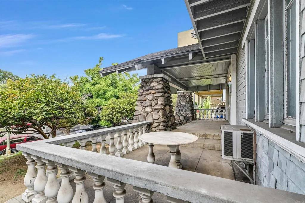 Los Angeles, CA 90057,226 S Rampart Boulevard