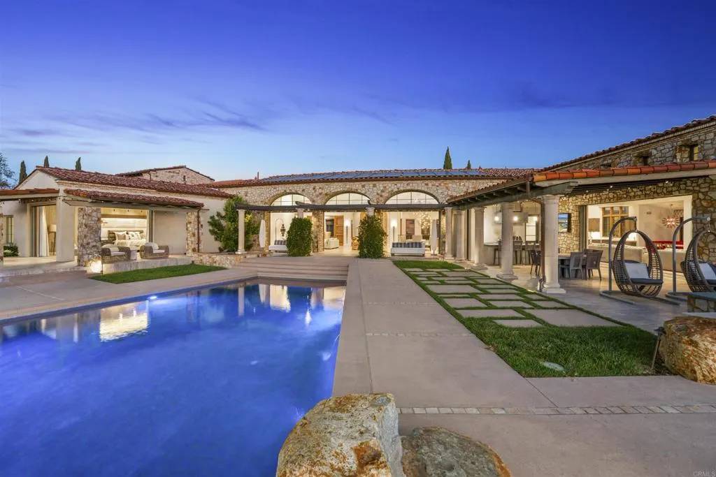 San Diego, CA 92127,8114 Sendero de la Pradera