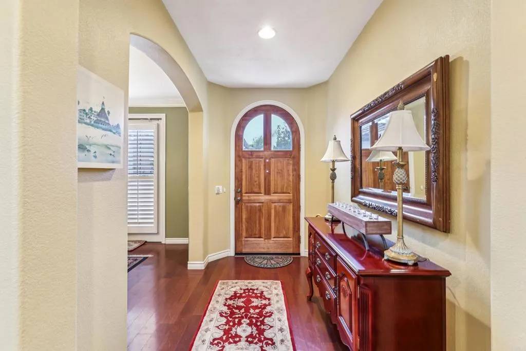 San Diego, CA 92129,8316 Entreken Way