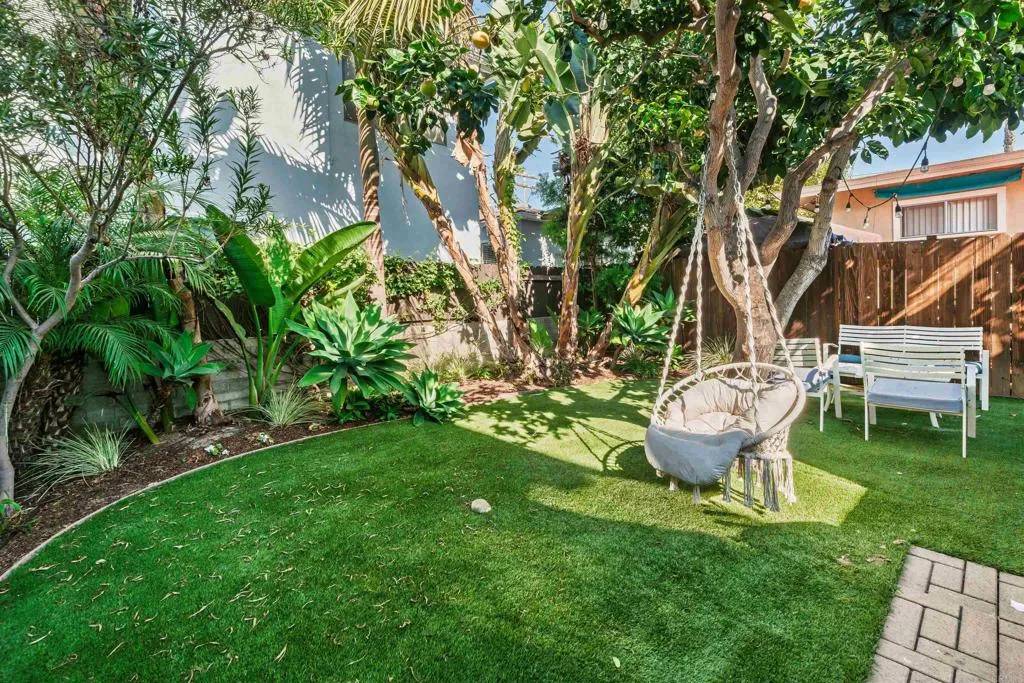 San Diego, CA 92109,876 Thomas Avenue