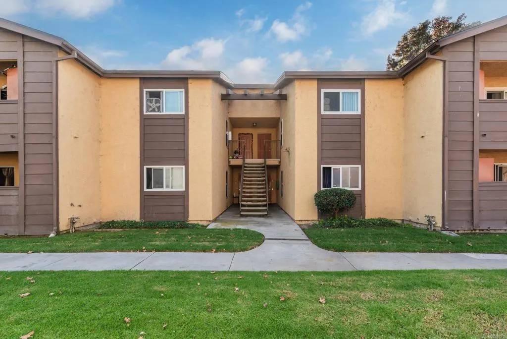 Oceanside, CA 92057,518 Calle Montecito #95